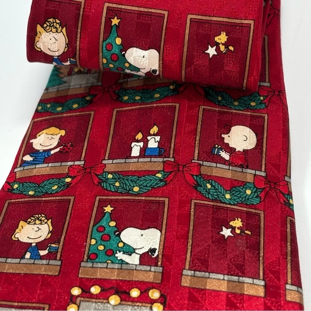 Festive Peanuts Deck the Halls Silk Tie. Just in time for the holidays.